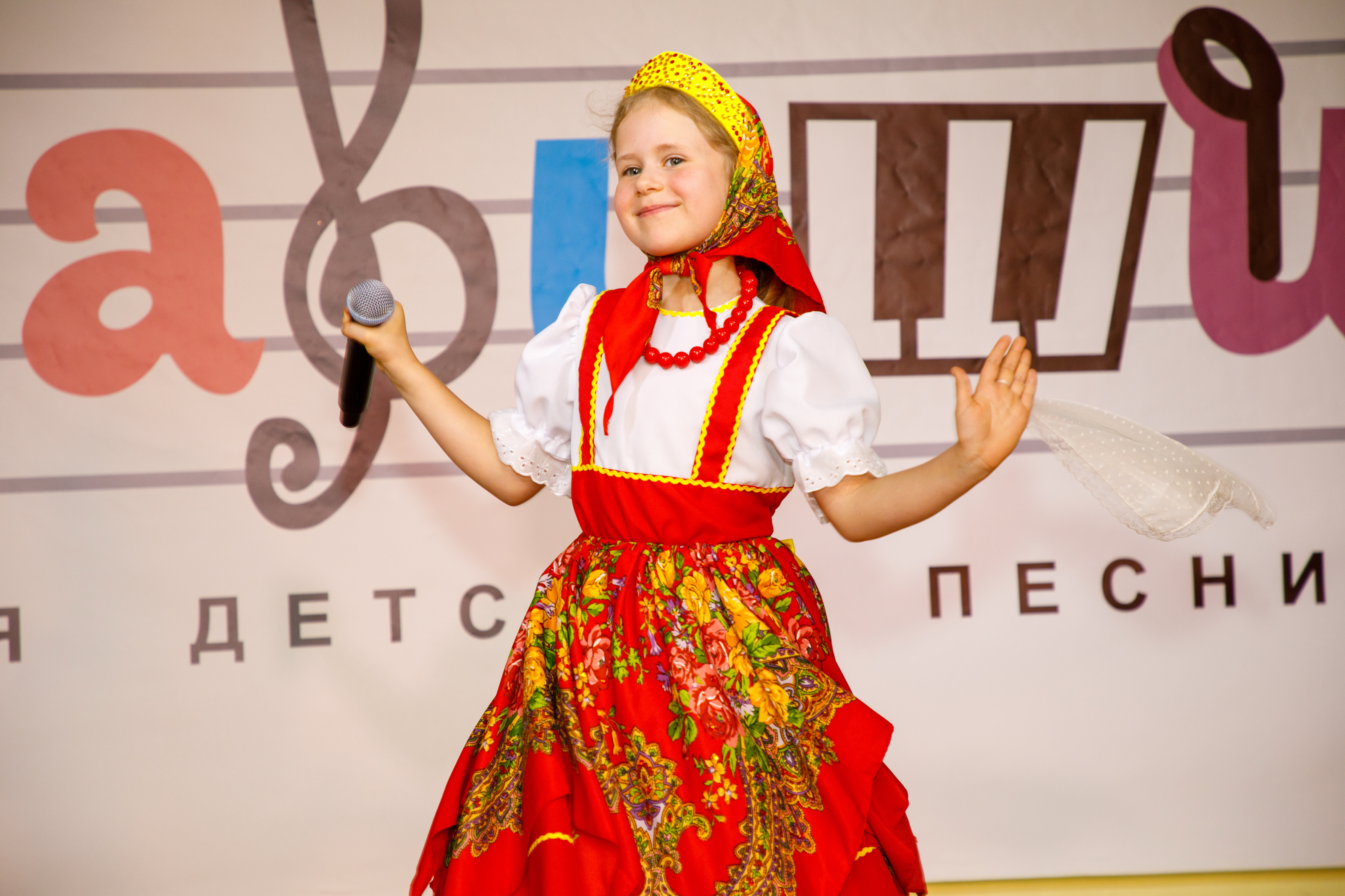 "Матрёшечки" (муз. В. Темнов, сл. А. Осьмушкин)